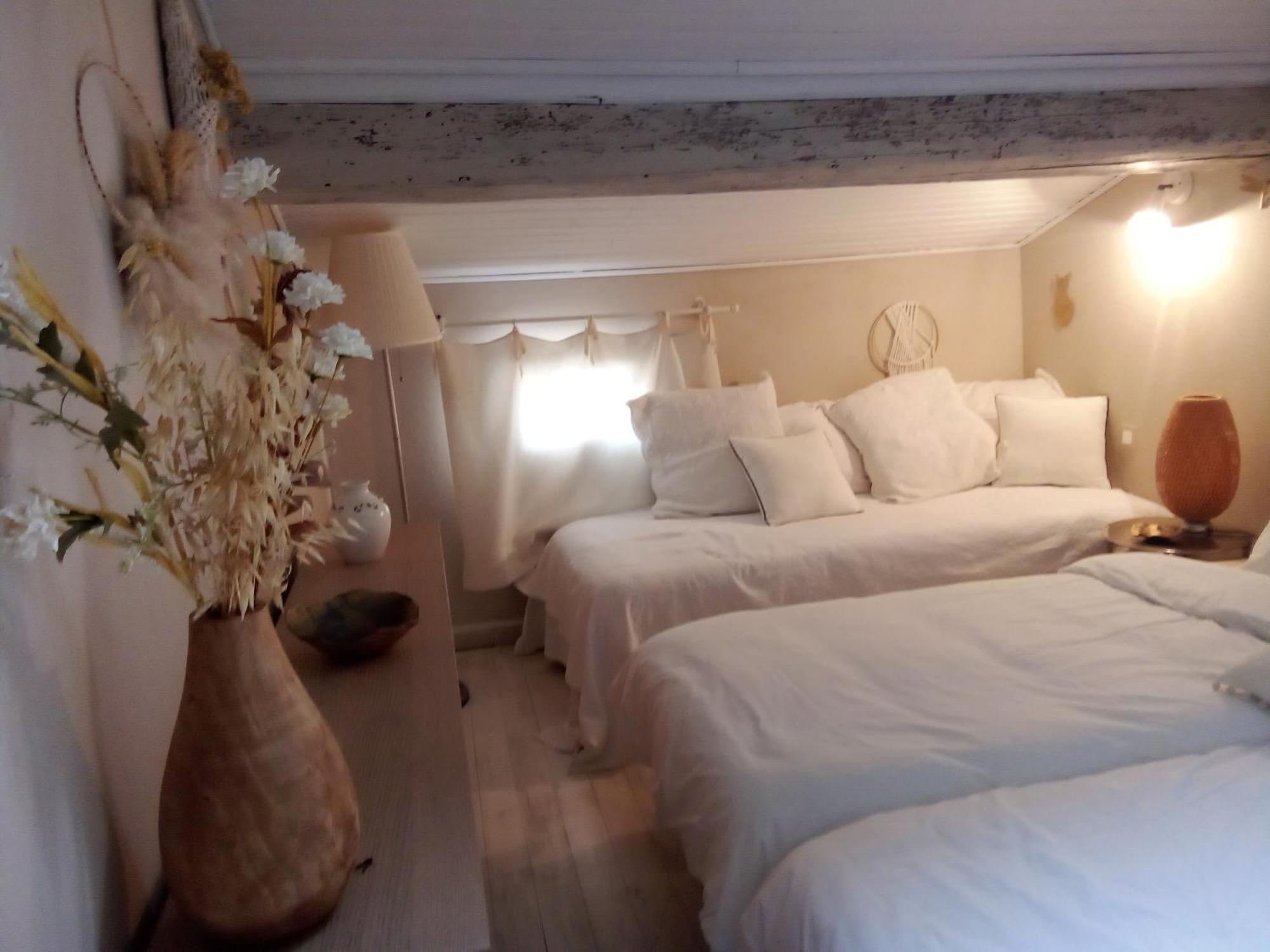 La Maison Perchee Aigues-Mortes Oda fotoğraf